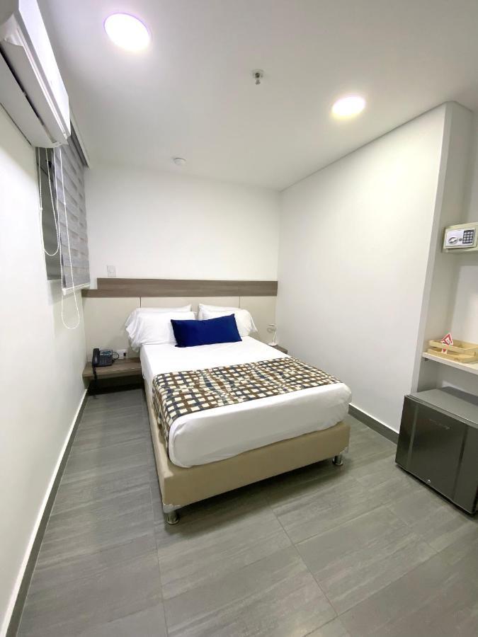 Seven Inn Hotel Medellin Exterior photo
